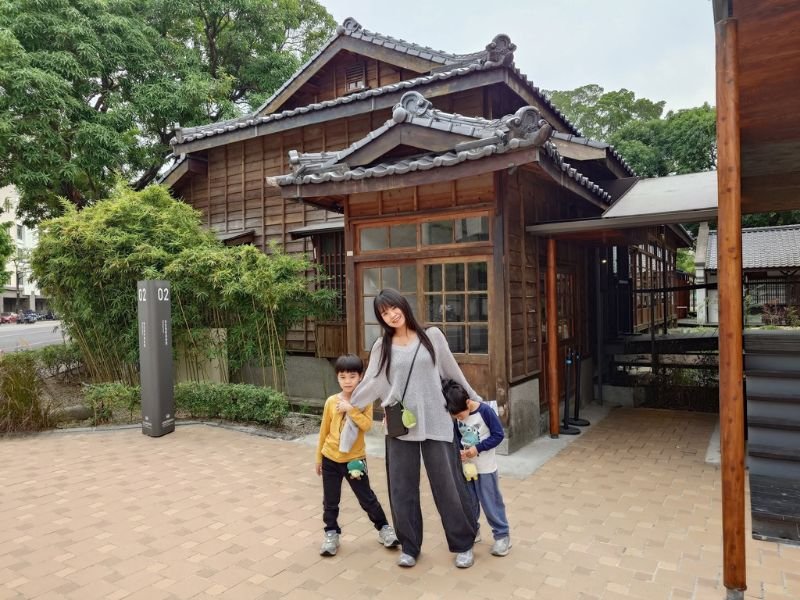 【台中親子一日遊】米其林必比登推薦鹹粥、岩漿火鍋火焰豬、日式漫博館,超充實慶生行程推薦 5 台中親子景點國家漫畫博物館日式建築