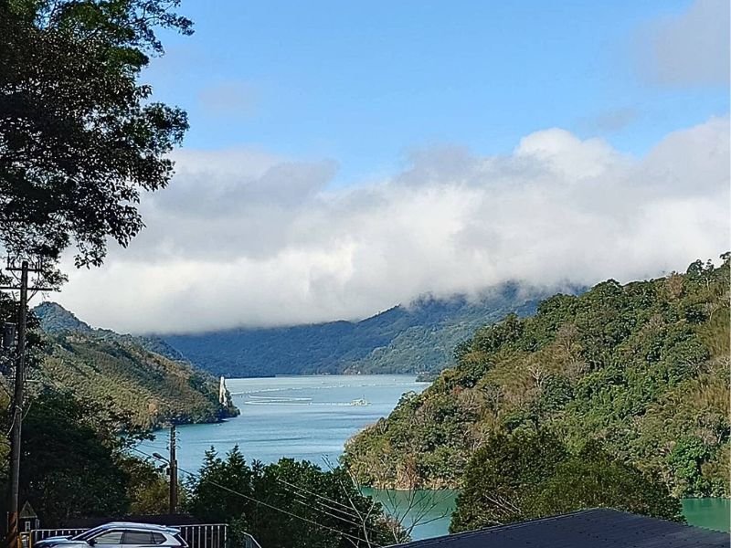 可飛鹿走去石門水庫的路上景色