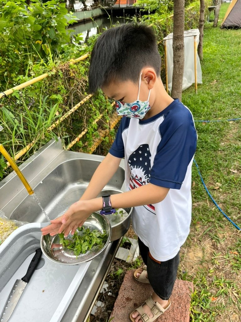 【親子露營】痞麻麻初露體驗~中壢水樂活親子露營,有水、有電,可租帳篷,遛滑梯、沙坑、戲水池,小孩無限放電,回家狂睡12小時! 14 pic pimg tw pimama 1664261400 1049373854 g l jpg