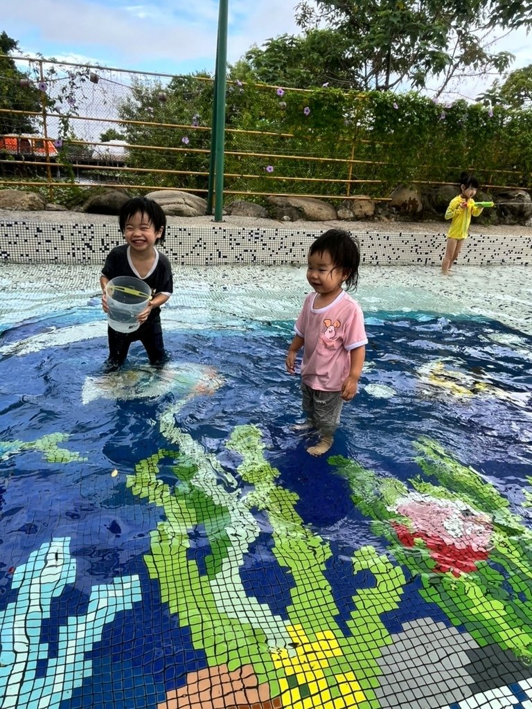 【親子露營】痞麻麻初露體驗~中壢水樂活親子露營,有水、有電,可租帳篷,遛滑梯、沙坑、戲水池,小孩無限放電,回家狂睡12小時! 17 pic pimg tw pimama 1664261423 2781513743 g l jpg