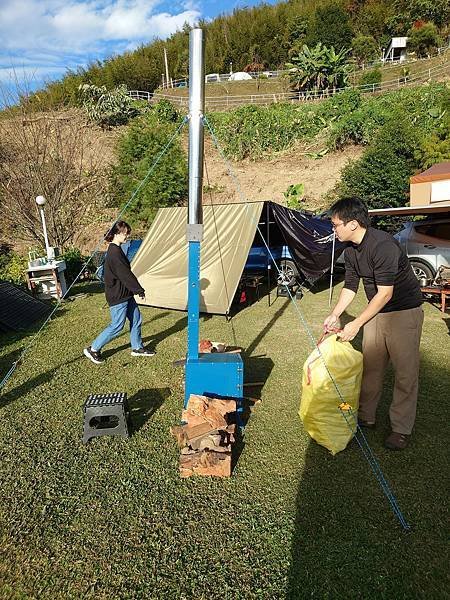 【親子露營】痞麻麻第2露體驗~基哥那裡,新手誤打誤撞進入達人露營區,對面山頭伴隨雲海|浴廁乾淨|請開底盤高的車 5 pic pimg tw pimama 1672741749 3409557427 g n jpg