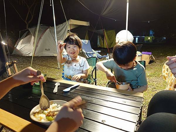 雙梅家第5露新竹楓林露營區|離老街很近鬧中取靜的營區真不錯|第一次加入露營團膳組合,6組家庭~10個小孩…組合 9 pic pimg tw pimama 1717666242 1031174875 g n jpg