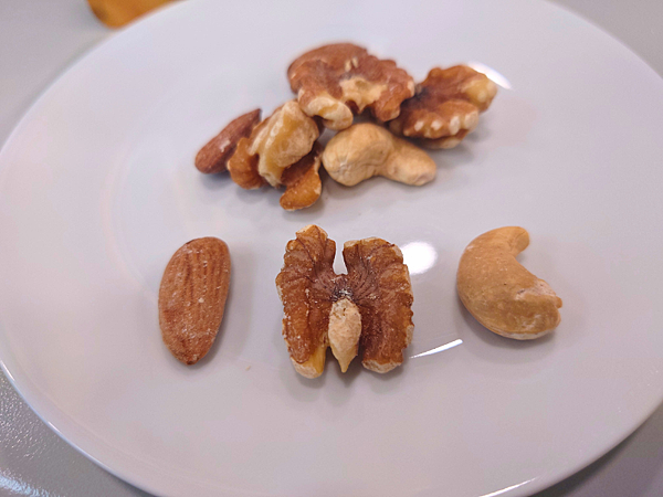 自從飲控我就愛上堅果,營養好吃,試吃迪化街老品牌惠珍軒 #堅果3福,無調味新鮮香氣超百搭 2 pic pimg tw pimama 1724733868 861269729 g n png