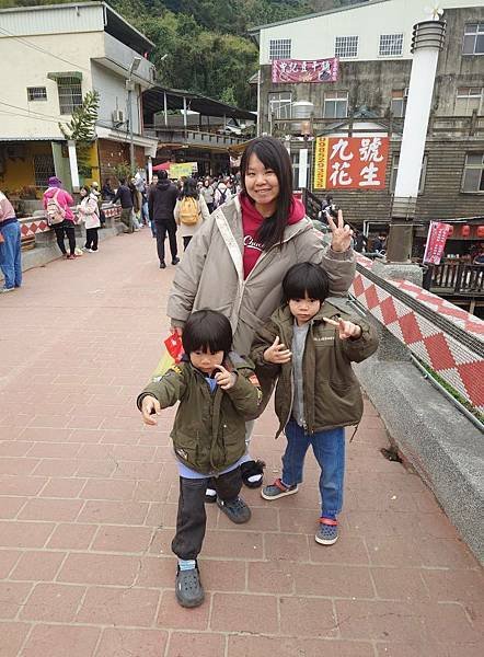 雙梅家第10露|苗栗有bear來,雲海、櫻花好享受|小孩一直吵去看鸚鵡,營本部很好買|苗栗泰安親子露營 20 pic pimg tw pimama 1740037572 2989531990 g n jpg